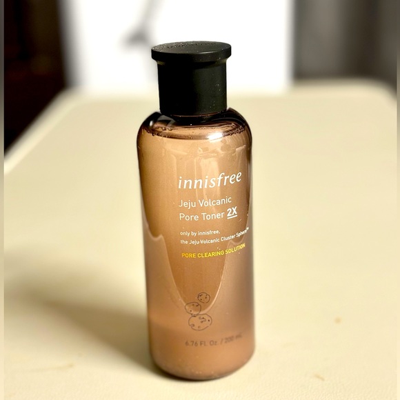 Jeju volcanic pore toner 2X - Picture 1 of 3